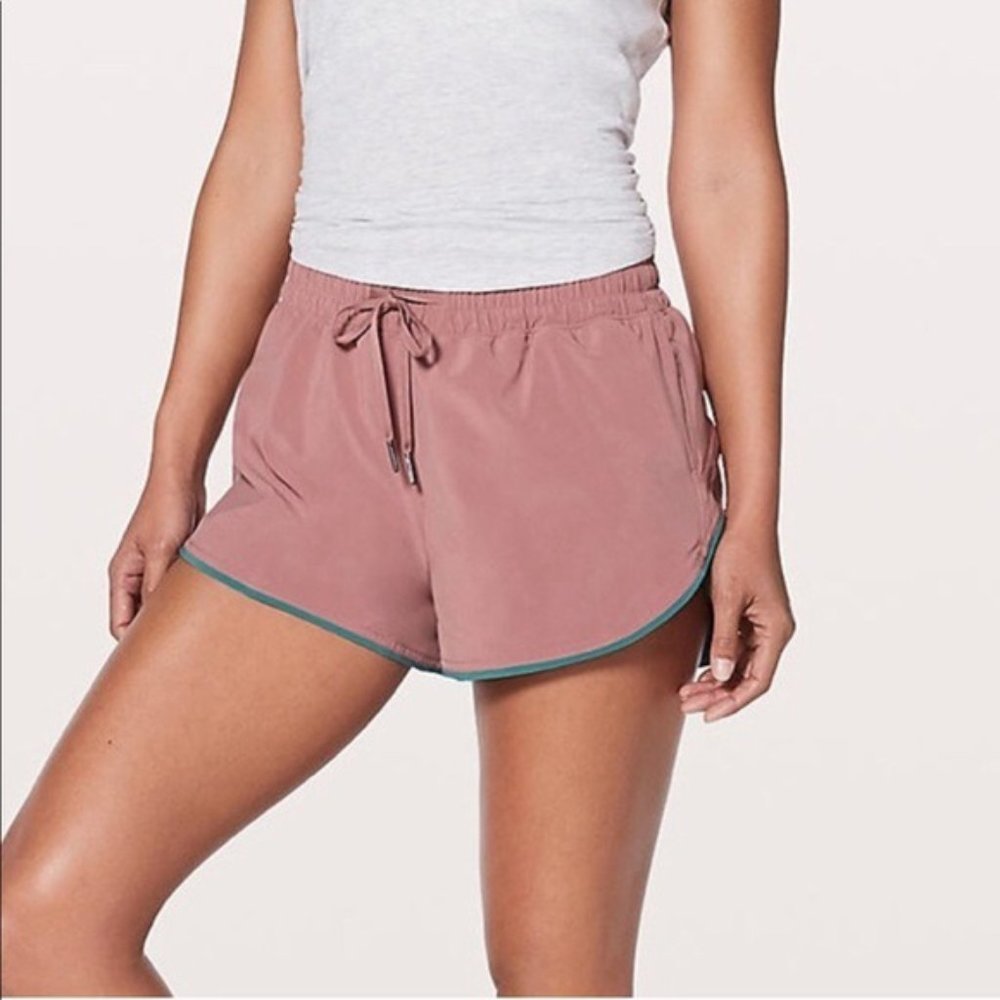 Lululemon Choose a Side MR Short 3" Quicksand Sz 4